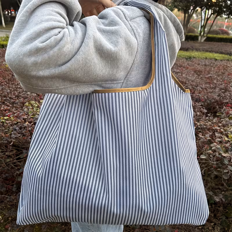 foldable-shopping-bag-lightweight-reusable-stylish-everyday-tote